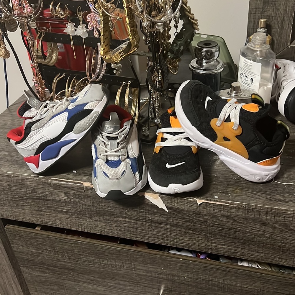 2 for 1 nike and Reebok - Picture 2 of 2